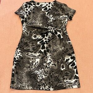 Wm’s 12 petite Elegant Black and White Animal Print Dress